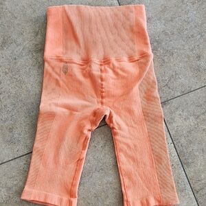 ✨ FP Movement by Free People Coral Capri Leggings Athletic Cropped Yoga Pants ✨